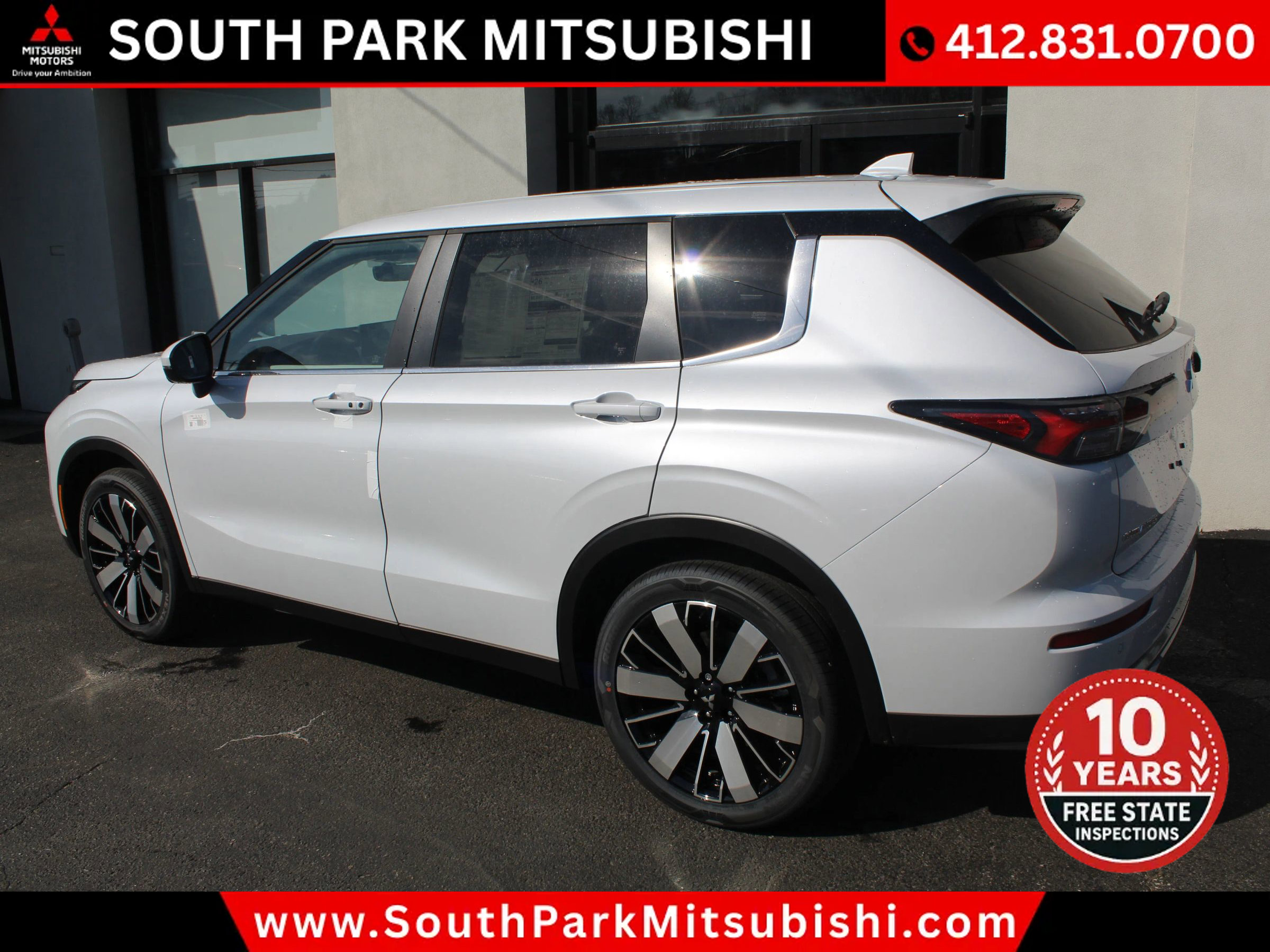 New 2025 Mitsubishi Outlander SE image 9