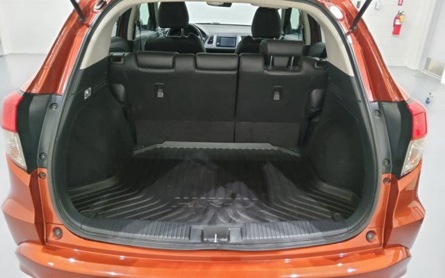 Used 2020 Honda HR-V Touring image 18
