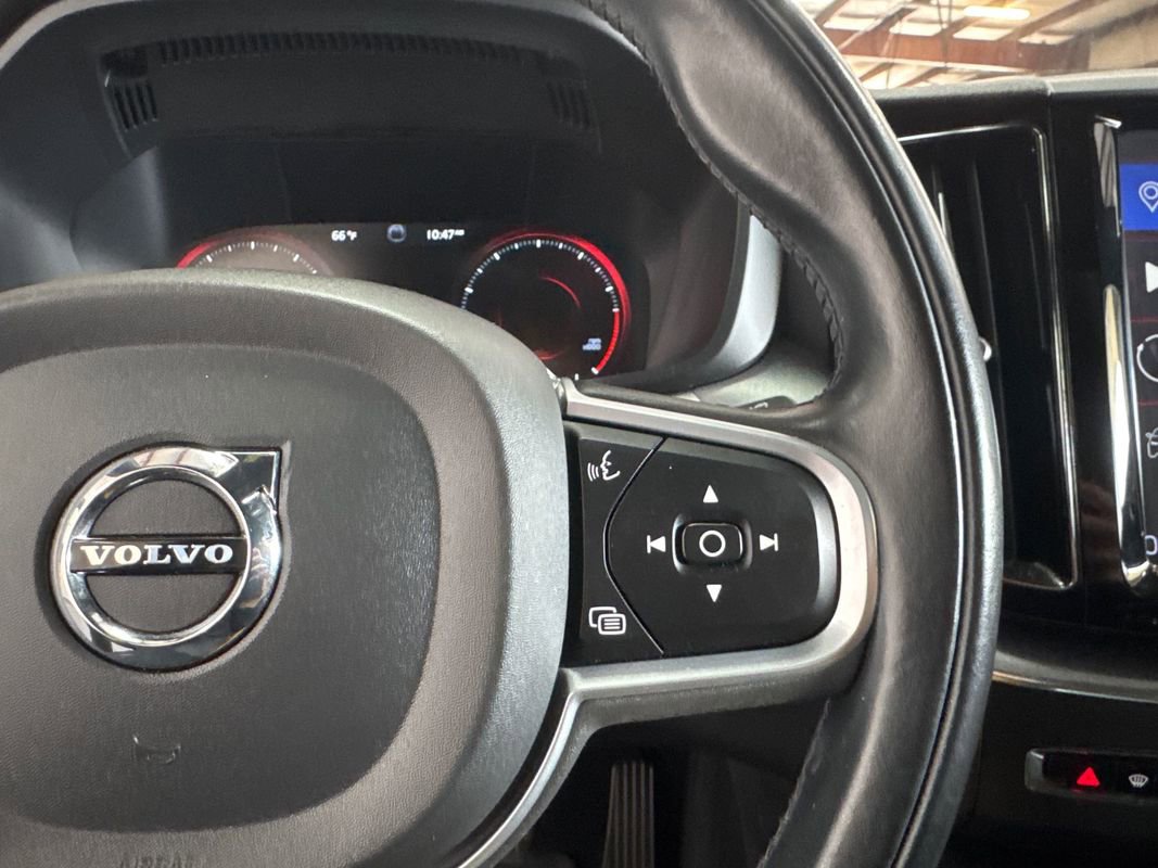 Used 2020 Volvo XC60 T5 Momentum AWD/4WD image 13