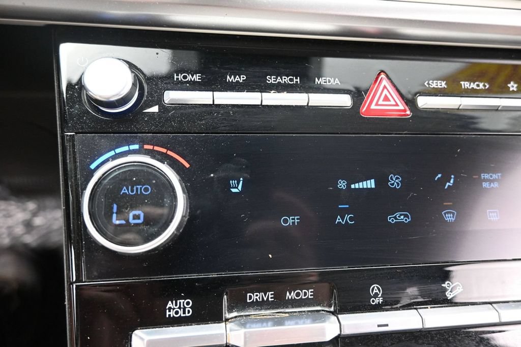 Used 2025 Hyundai Santa Fe SEL FWD image 28