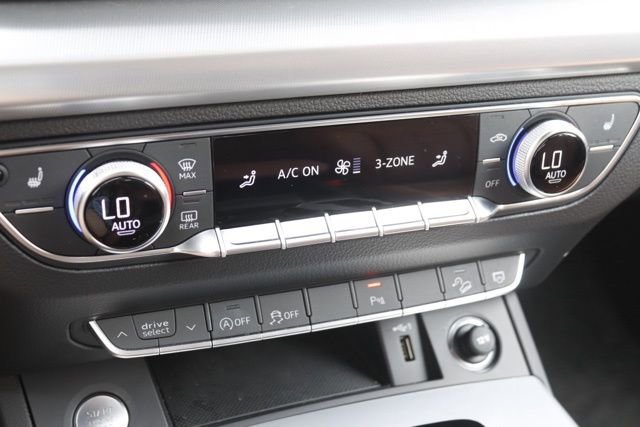 Used 2025 Audi Q5 2.0T Premium w/ Convenience Plus Package image 28