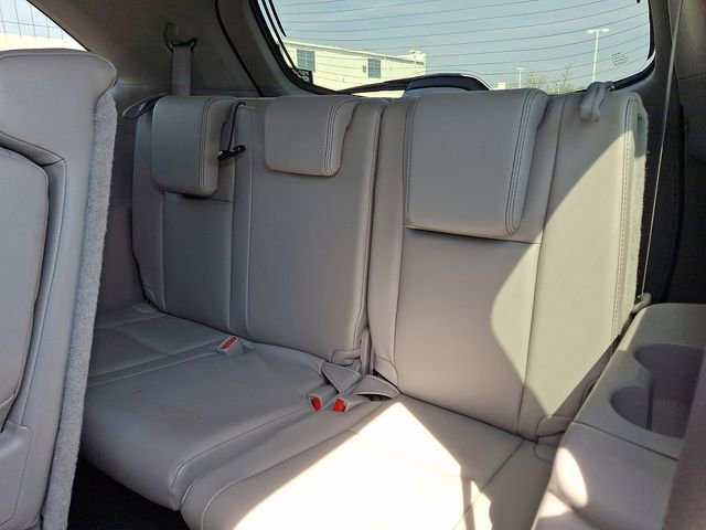Used 2016 Toyota Highlander XLE w/ Four Season Floor Mat Package image 11