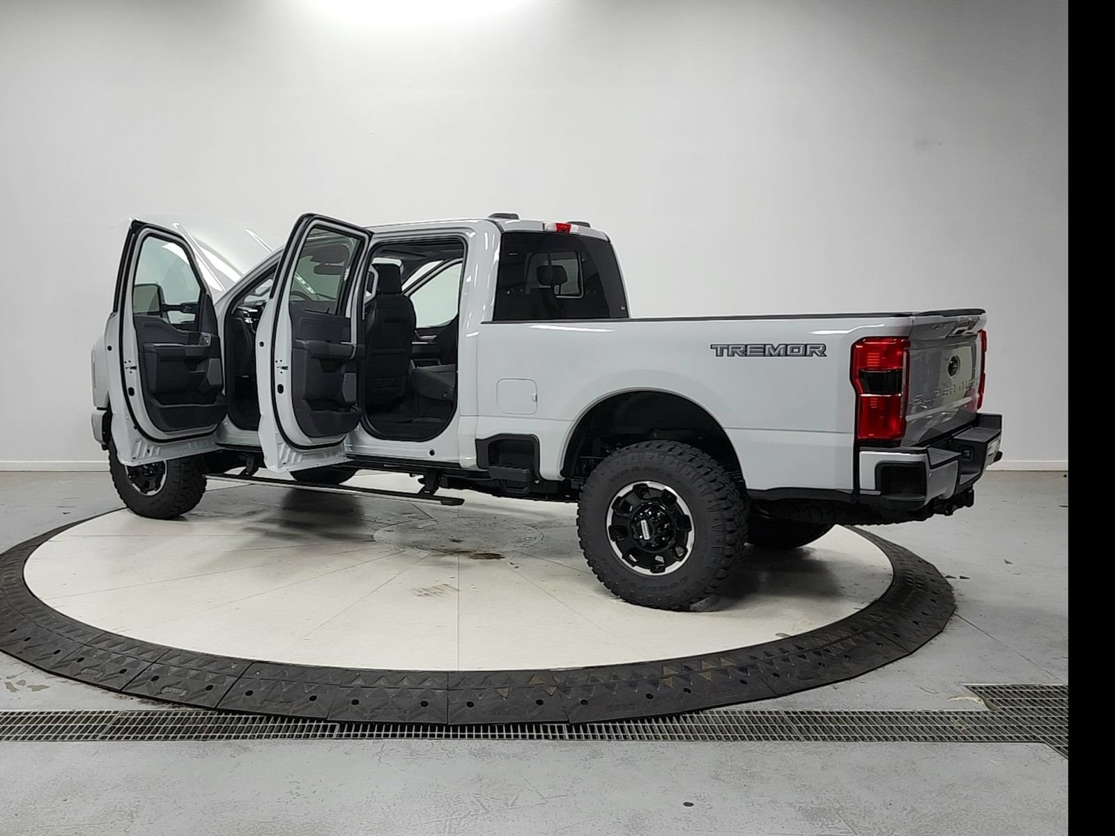 New 2026 Ford F250 Lariat w/ Tremor Off-Road Package AWD/4WD image 24
