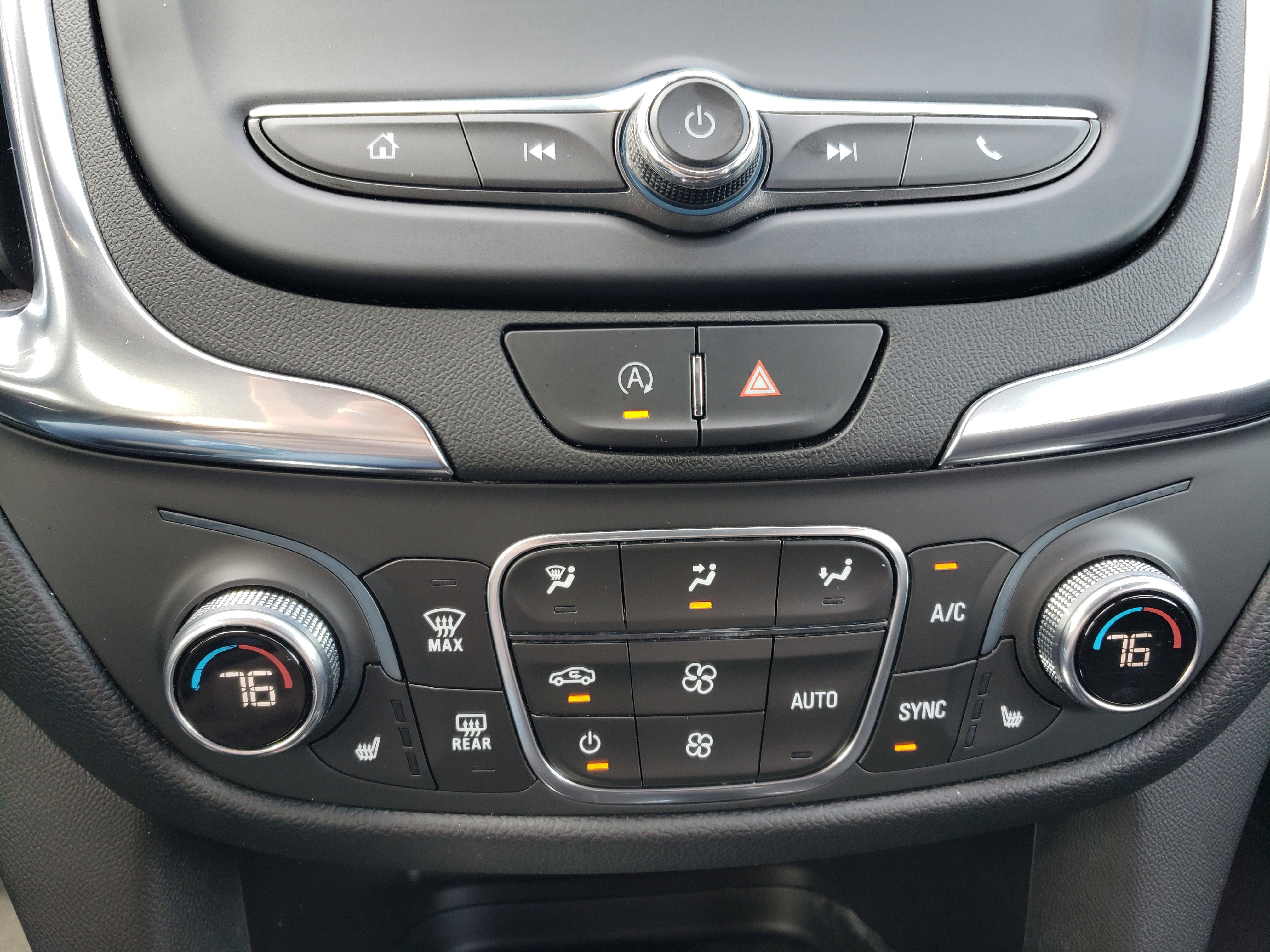 Used 2022 Chevrolet Equinox LT w/ Driver Convenience Package FWD image 23