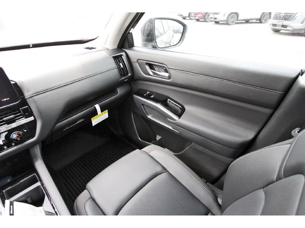 New 2026 Nissan Pathfinder SL w/ SL Premium Package FWD image 8