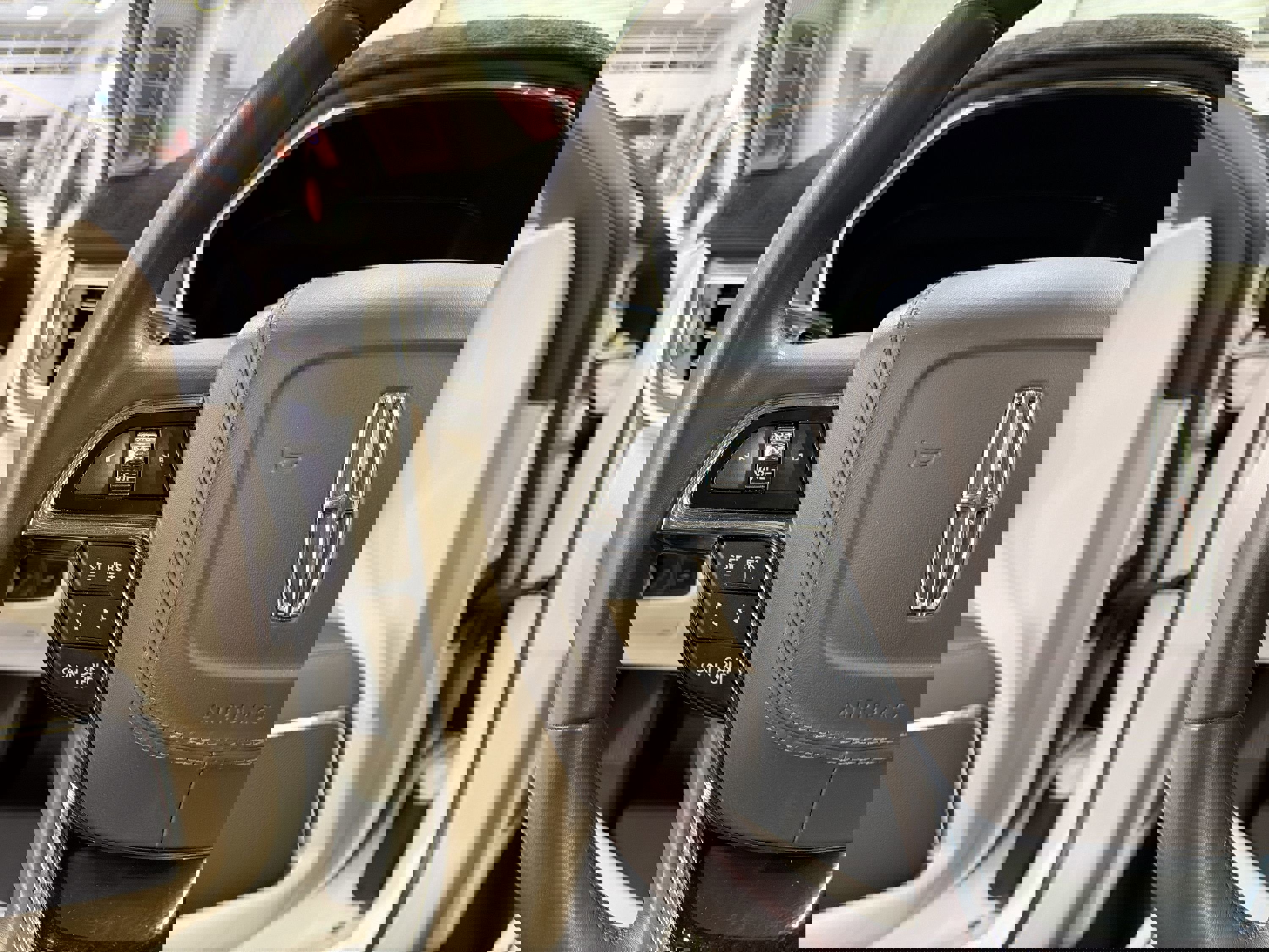 Used 2020 Lincoln Continental w/ Premium Package image 14