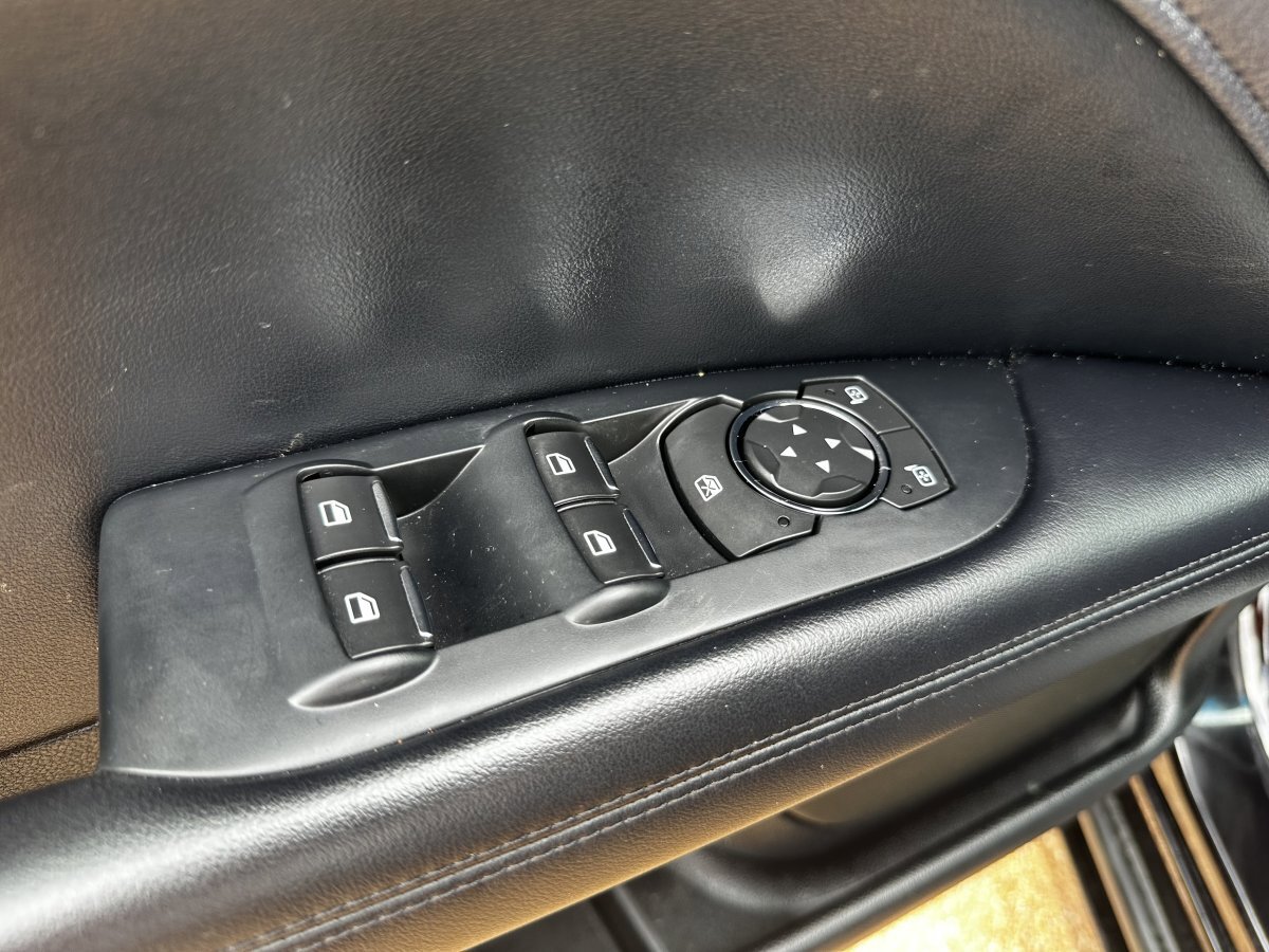 Used 2019 Lincoln MKZ Premiere image 13