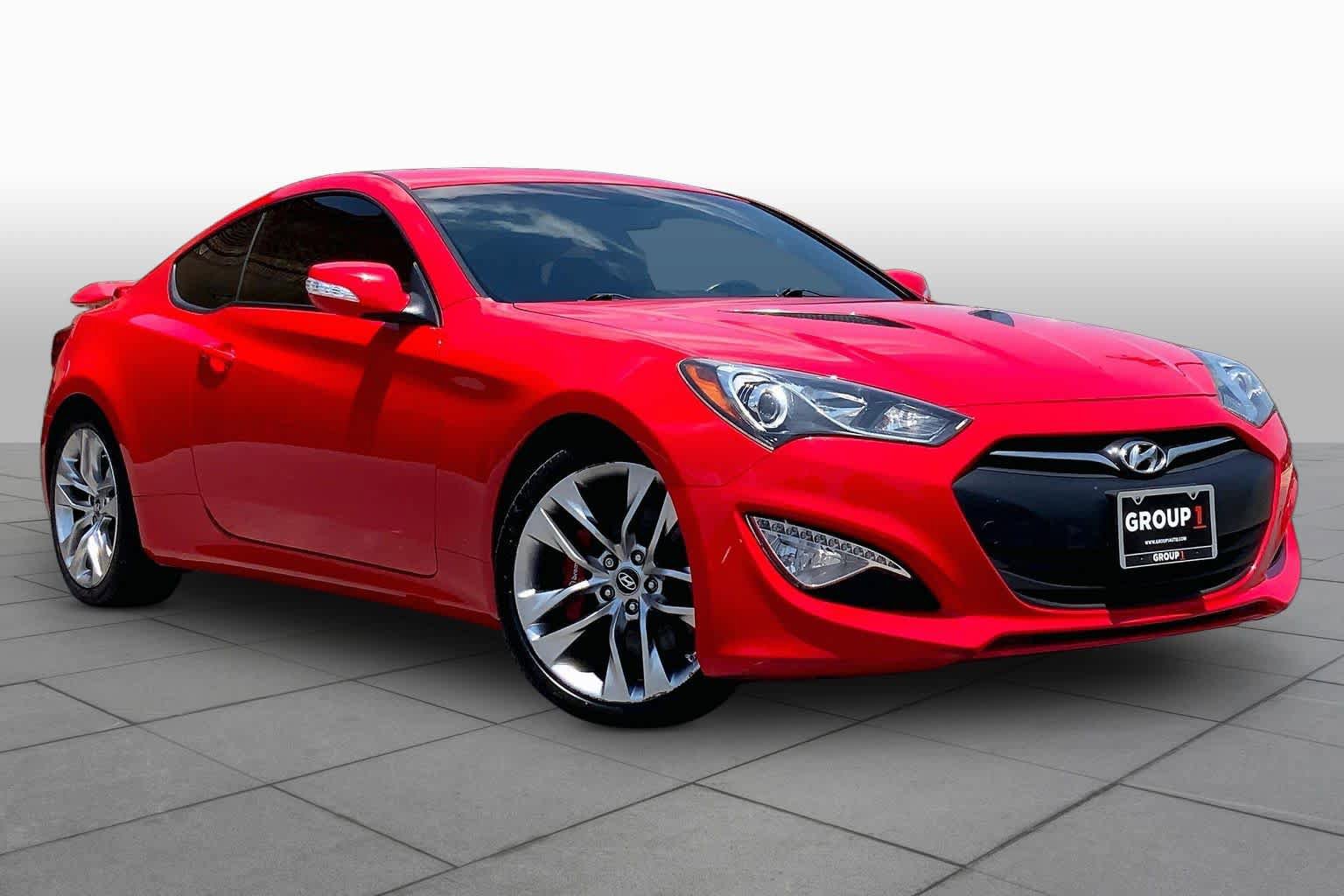 Used 2013 Hyundai Genesis 3.8 RWD image 3