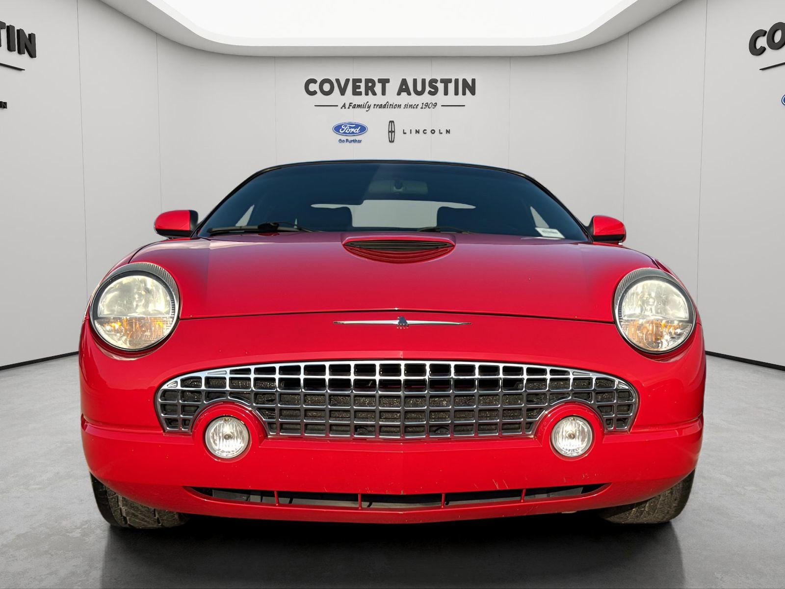 Used 2005 Ford Thunderbird image 8