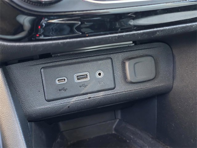 Used 2020 Buick Encore GX Preferred w/ Cold Weather Comfort Package image 28