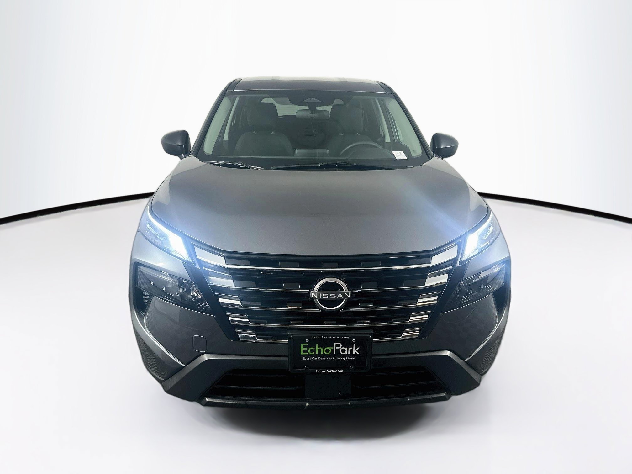 Used 2025 Nissan Rogue S FWD image 2