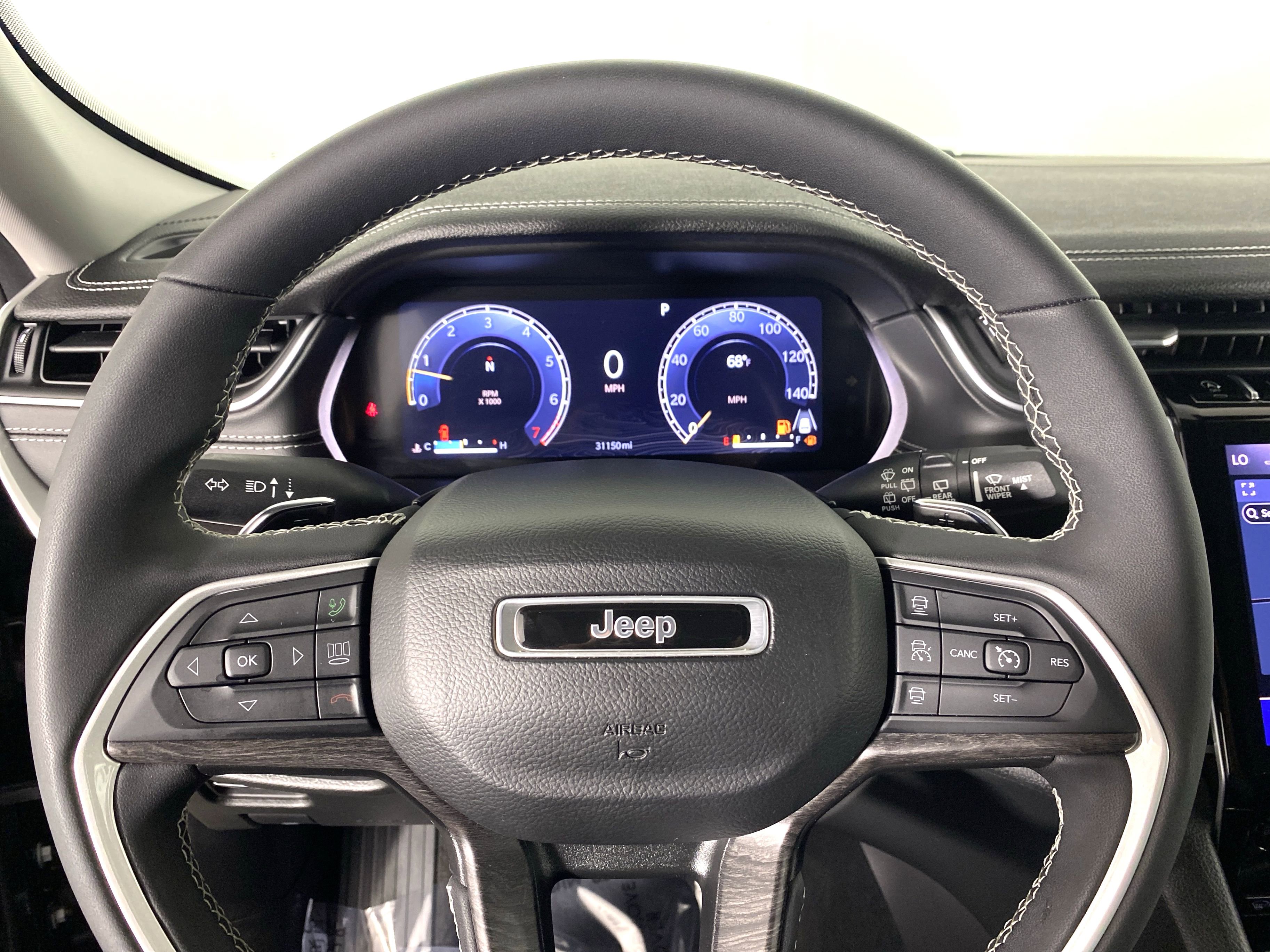 Used 2023 Jeep Grand Cherokee Limited AWD/4WD image 20