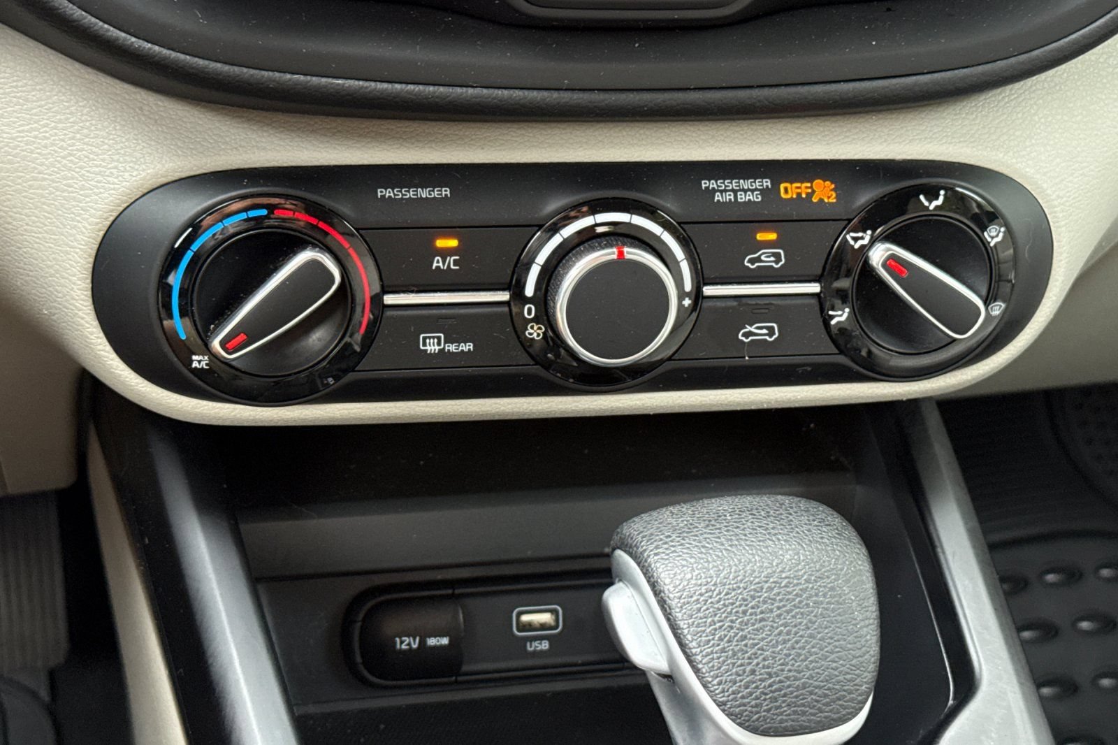 Used 2023 Kia Soul LX FWD image 26