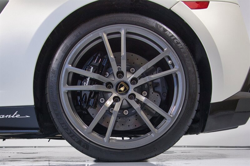 Used 2012 Lamborghini Gallardo LP 570-4 Performante AWD/4WD image 10