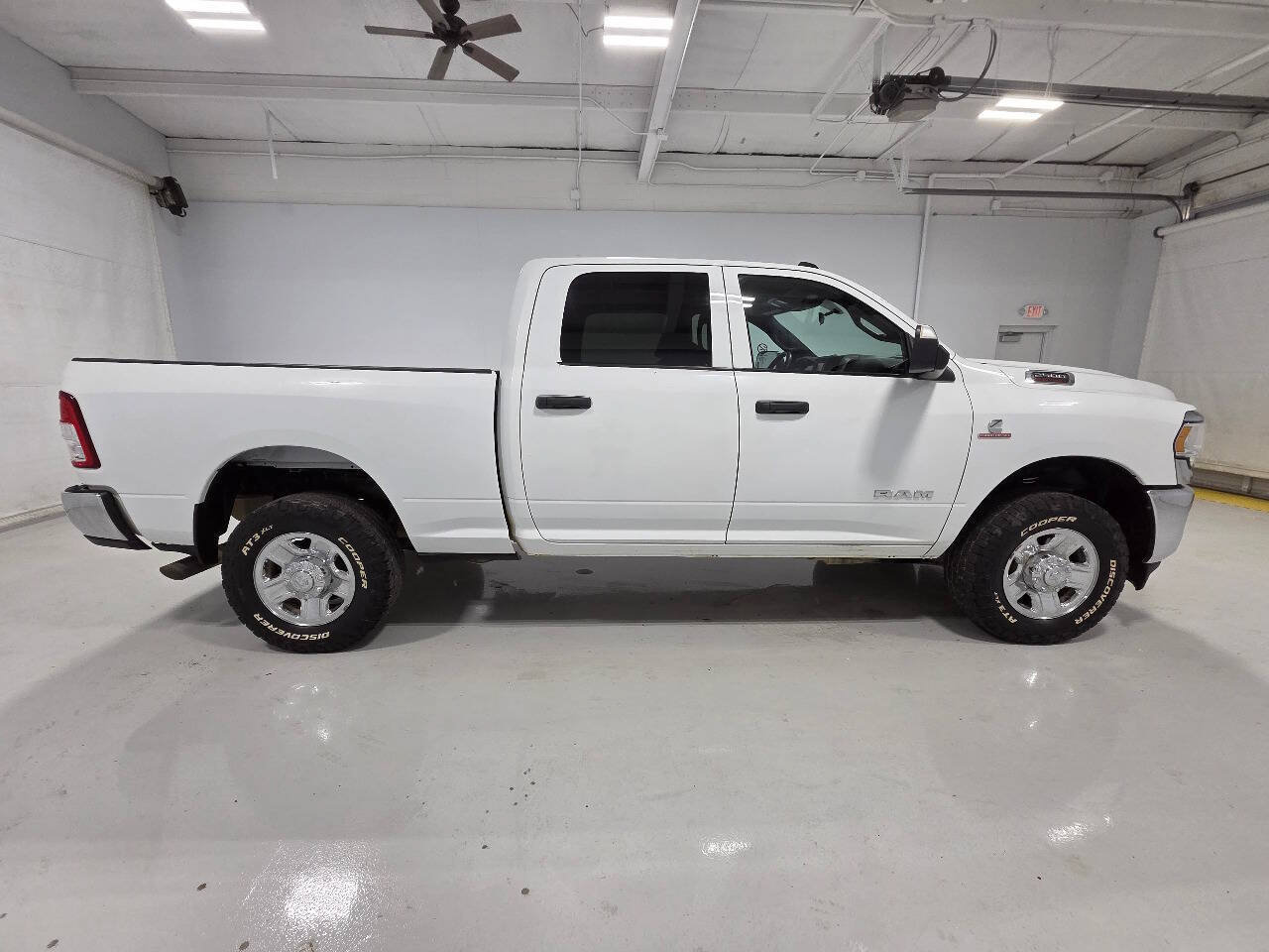 Used 2022 RAM 2500 Tradesman w/ Chrome Appearance Group AWD/4WD image 9