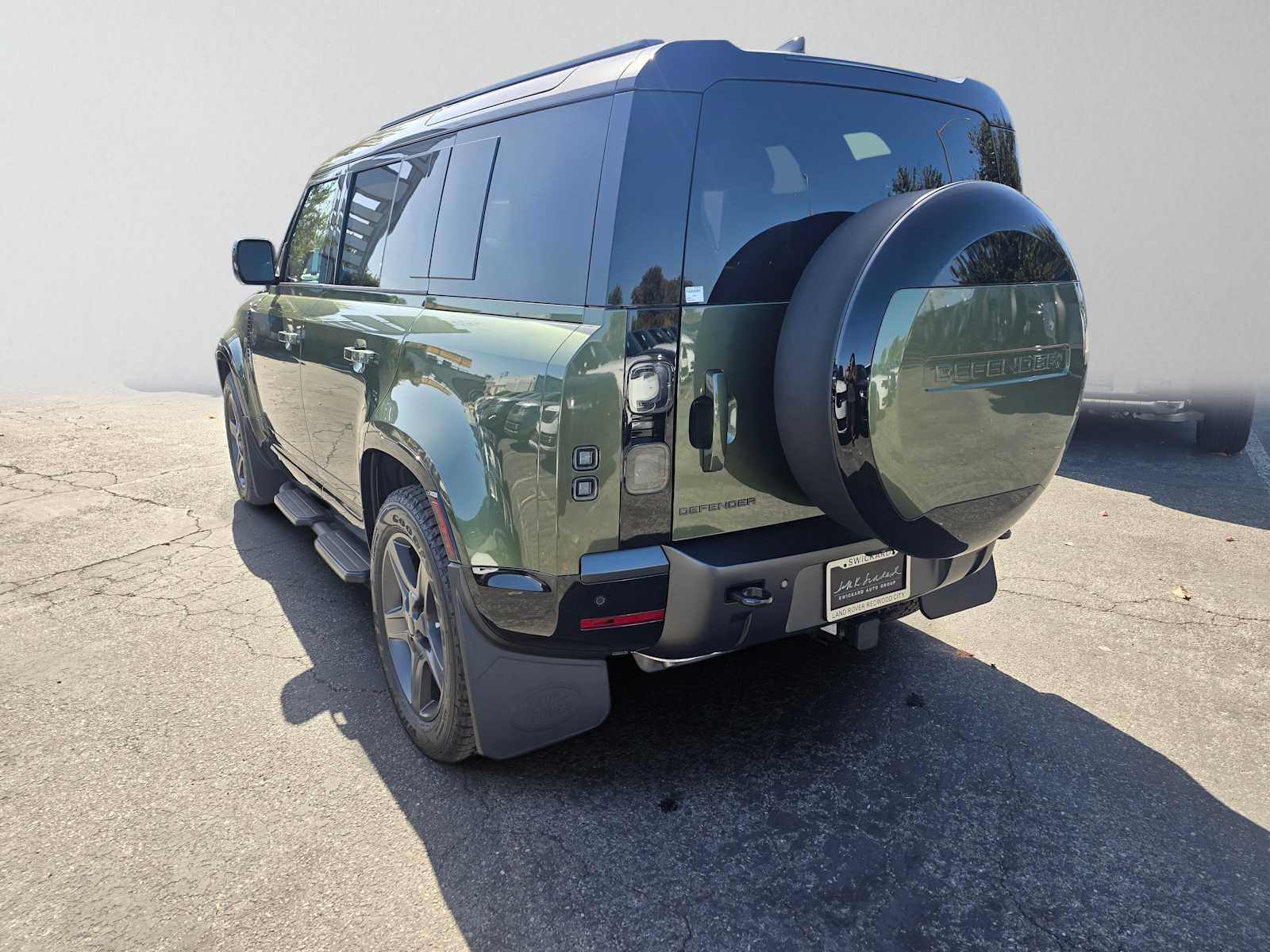 New 2026 Land Rover Defender 110 X-Dynamic SE AWD/4WD image 3