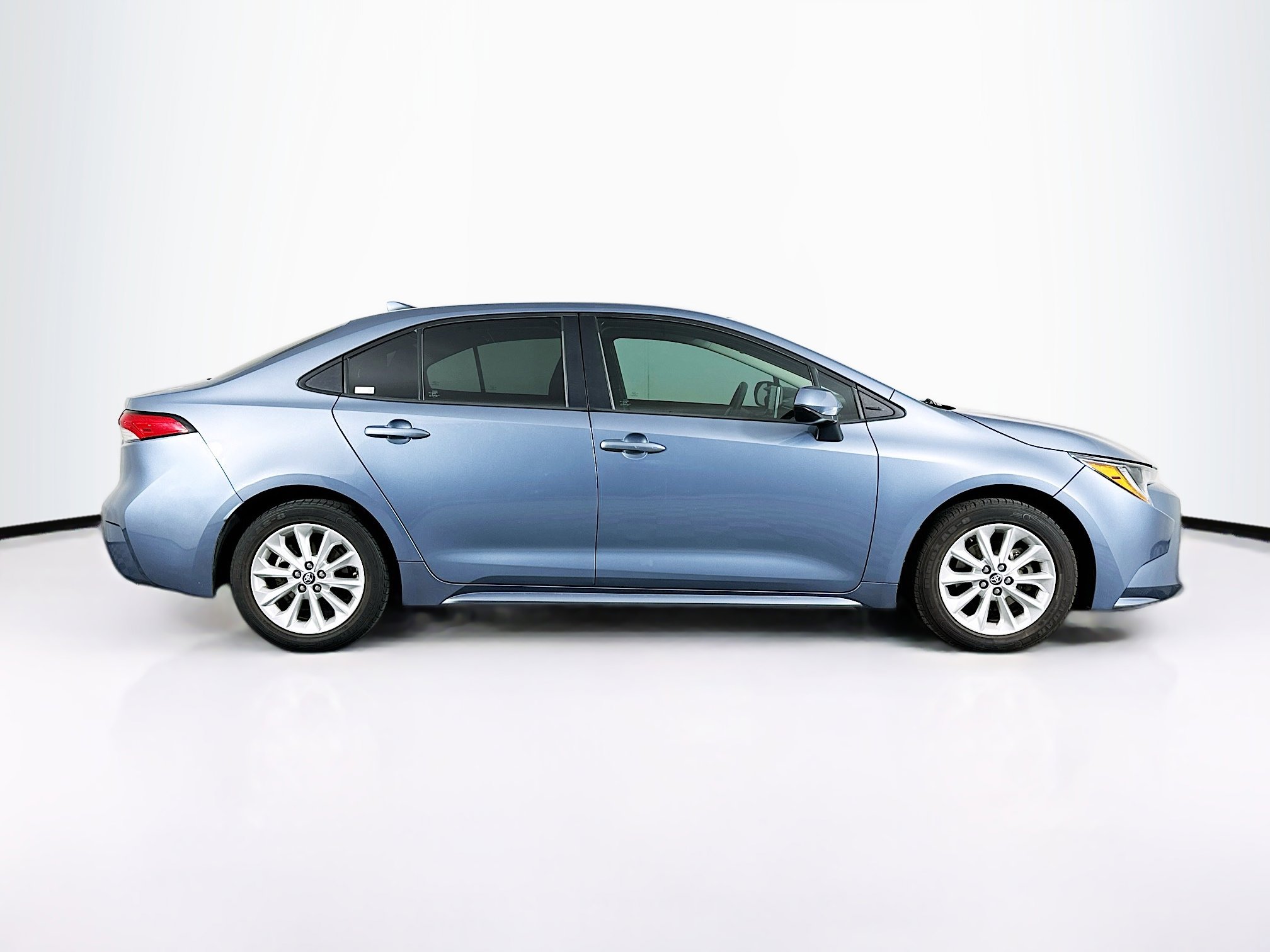 Used 2020 Toyota Corolla LE w/ LE Convenience Package image 10