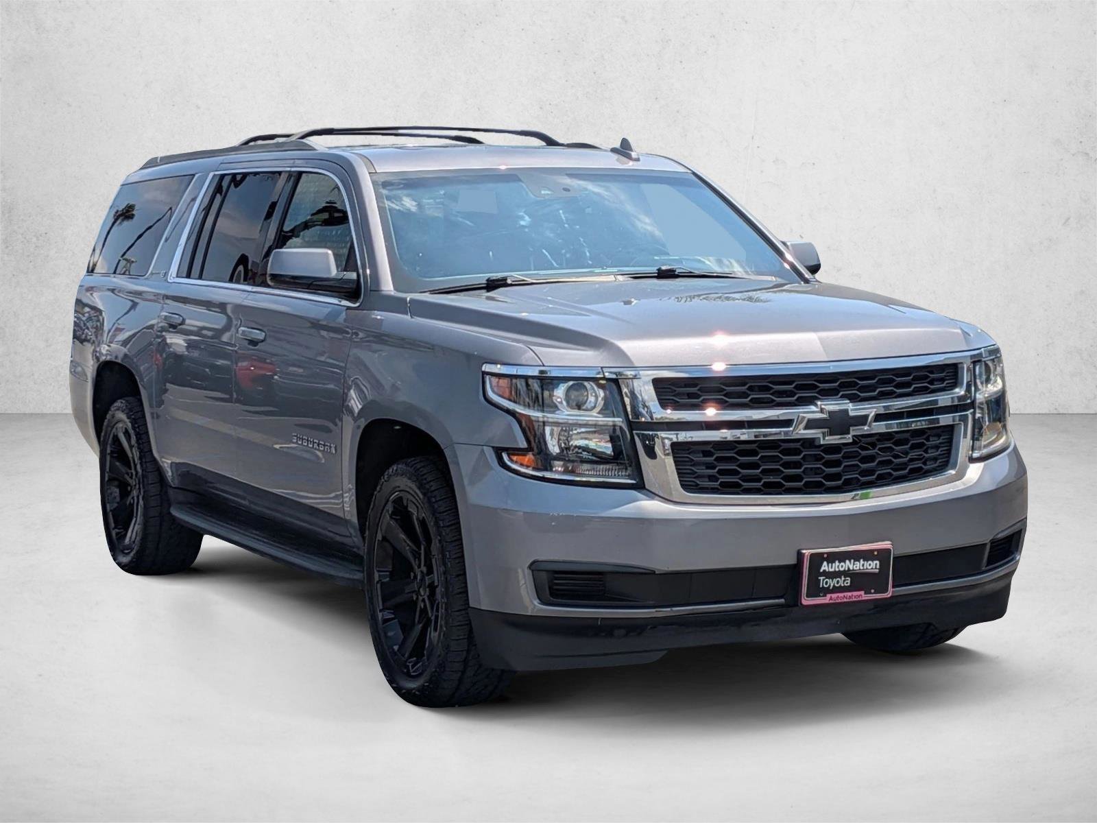 Used 2020 Chevrolet Suburban LT AWD/4WD image 3