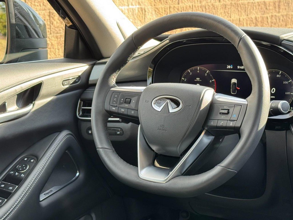 Used 2026 INFINITI QX60 Luxe w/ Family Package image 12