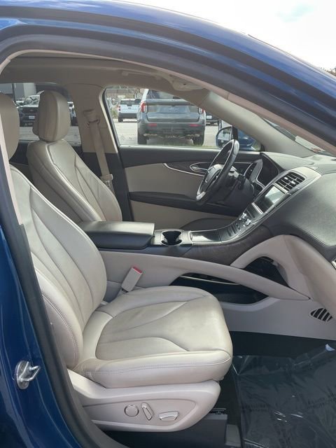 Used 2020 Lincoln Nautilus Reserve image 24