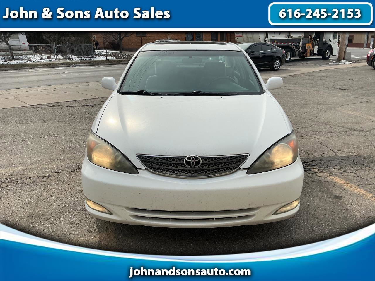 Used 2002 Toyota Camry XLE FWD image 1
