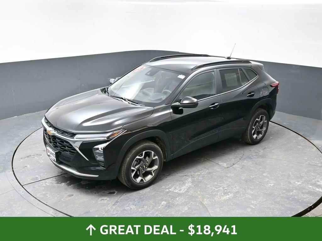 Used 2025 Chevrolet Trax LT image 45