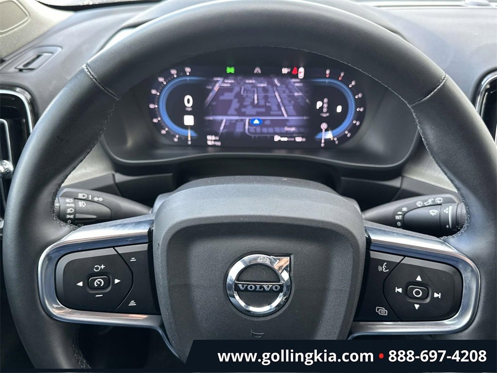 Used 2025 Volvo XC40 B5 Plus image 20