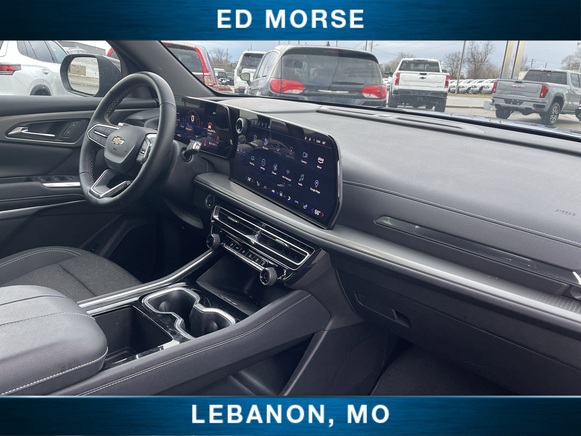 Used 2025 Chevrolet Traverse LT image 27