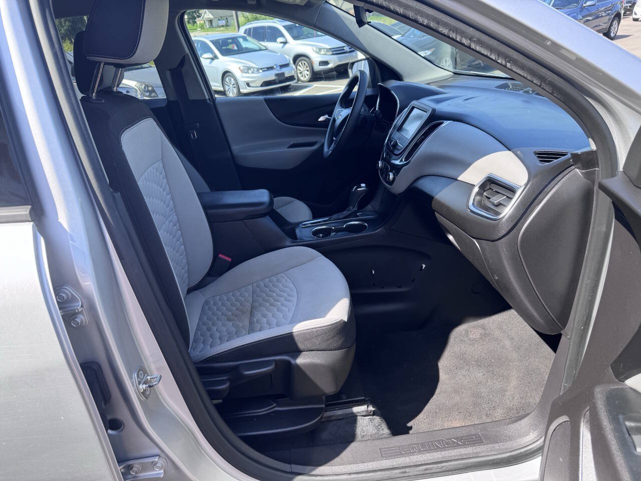 Used 2018 Chevrolet Equinox LS FWD image 15