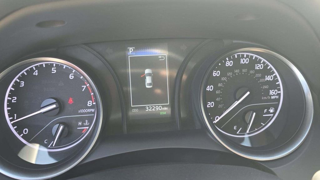 Used 2022 Toyota Camry SE image 17