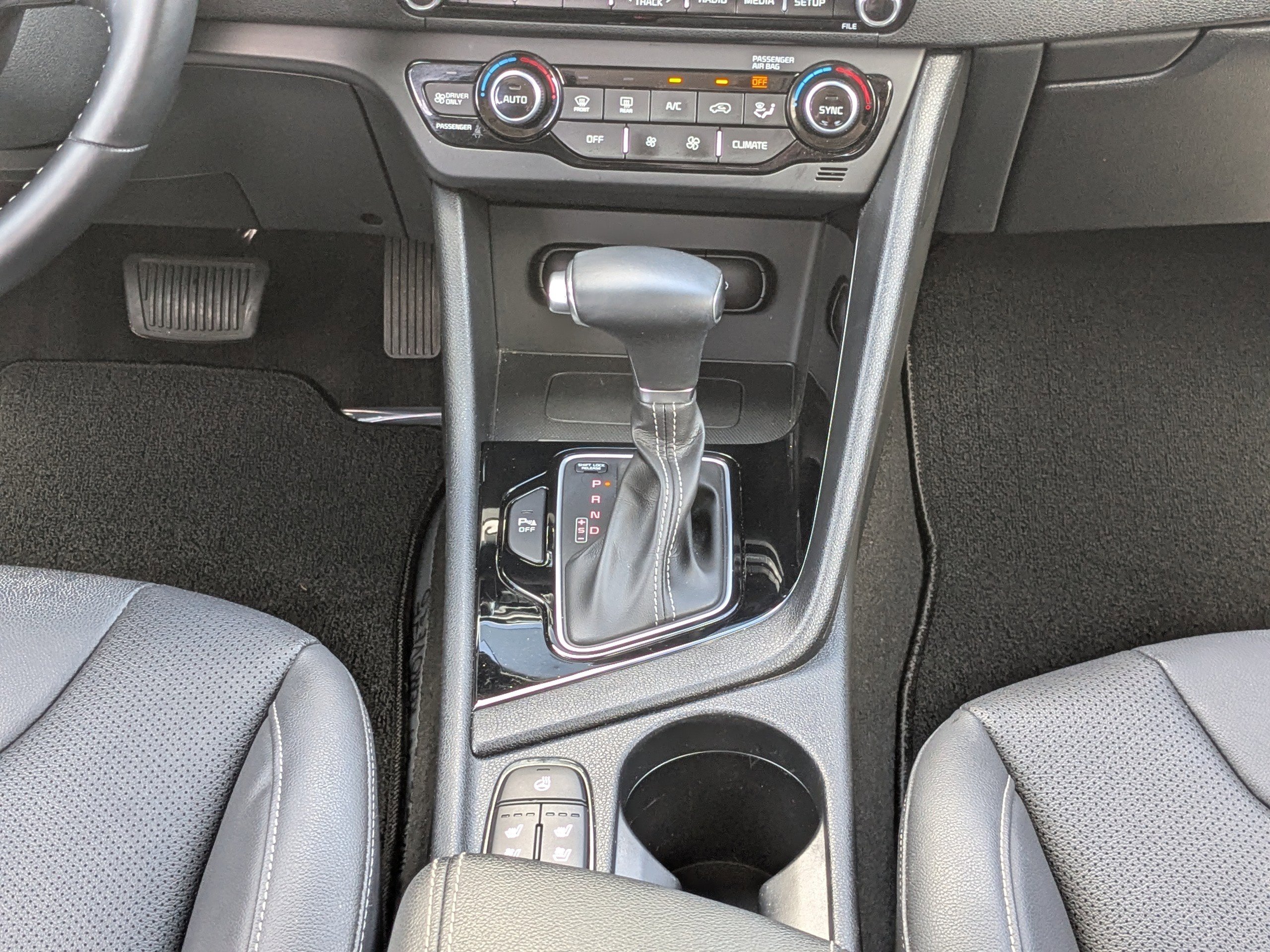 Used 2022 Kia Niro EX Premium image 18