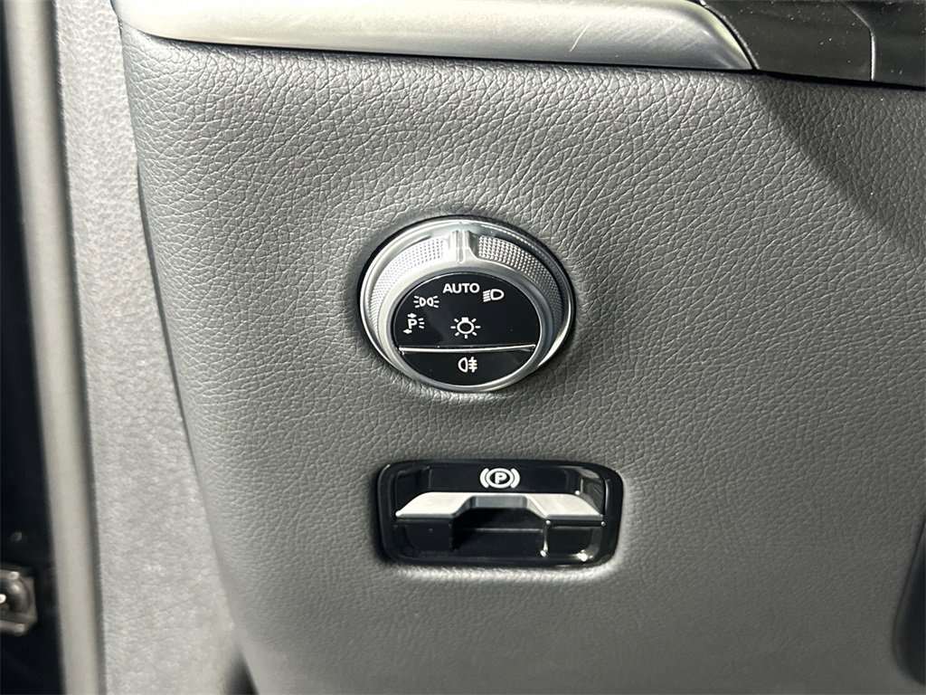 Certified 2024 Mercedes-Benz GLC 43 AMG 4MATIC image 34