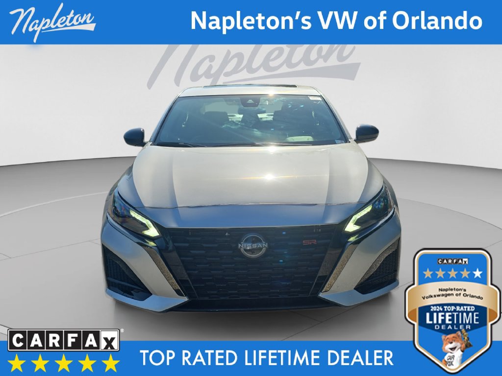 Used 2024 Nissan Altima 2.5 SR w/ SR Premium Package FWD image 9