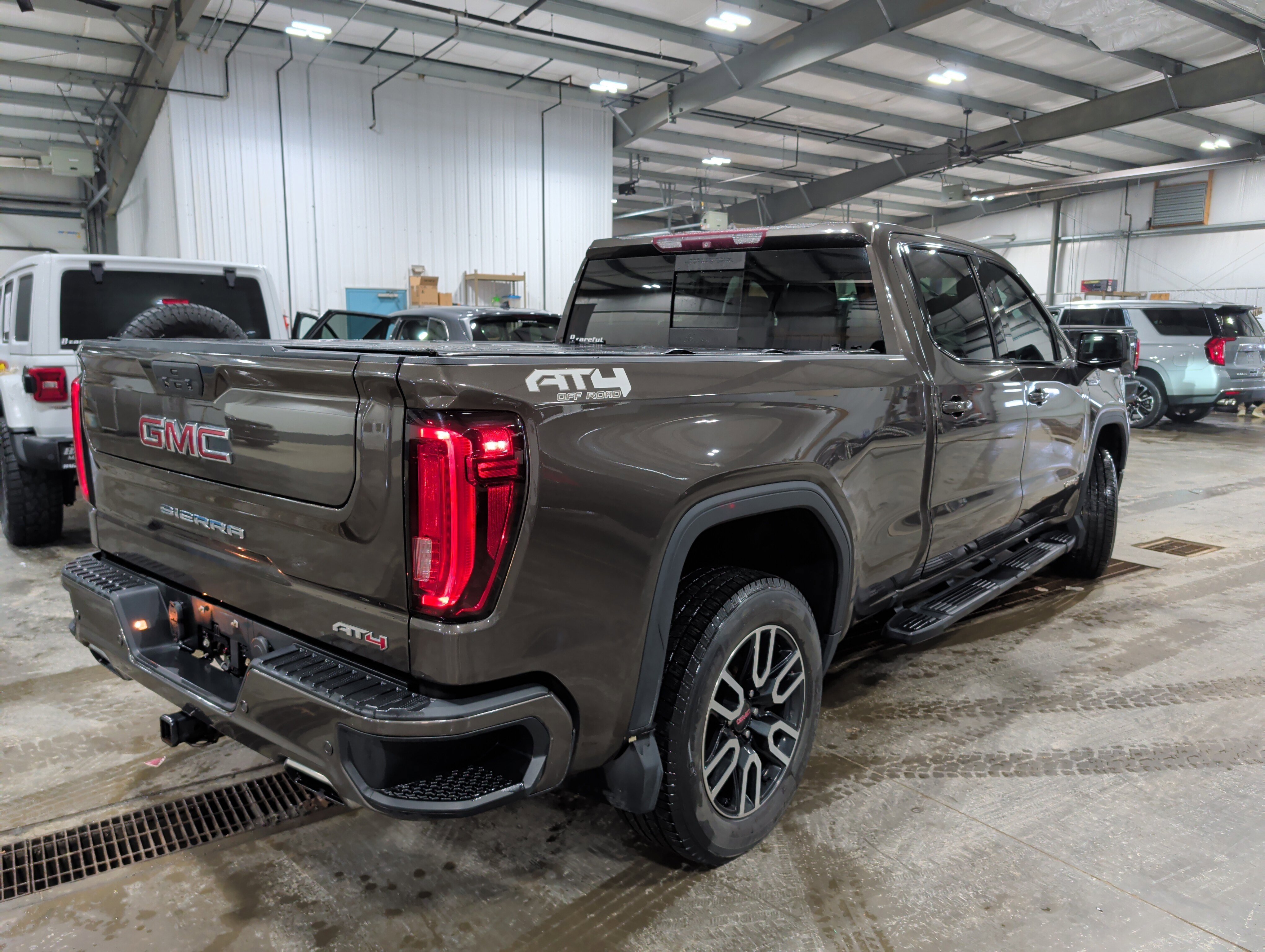 Used 2019 GMC Sierra 1500 AT4 w/ AT4 Premium Package image 3
