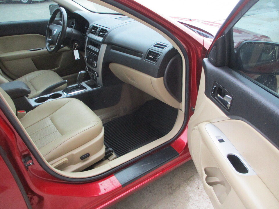 Used 2010 Mercury Milan Premier AWD/4WD image 21