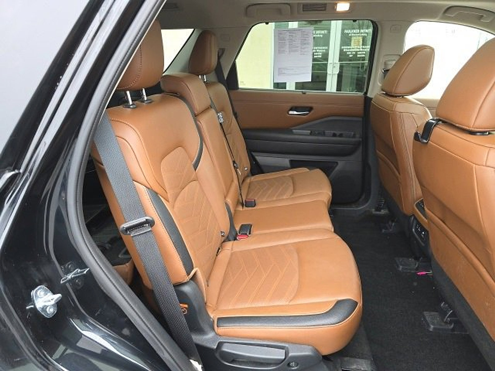 Used 2023 Nissan Pathfinder Platinum w/ Cargo Package image 18