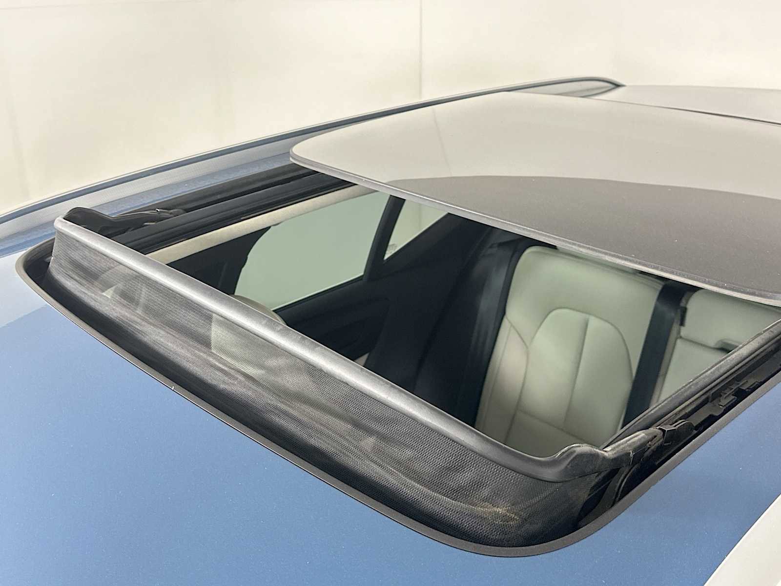 Used 2023 Volvo XC40 B5 Ultimate w/ Protection Package Premier image 20