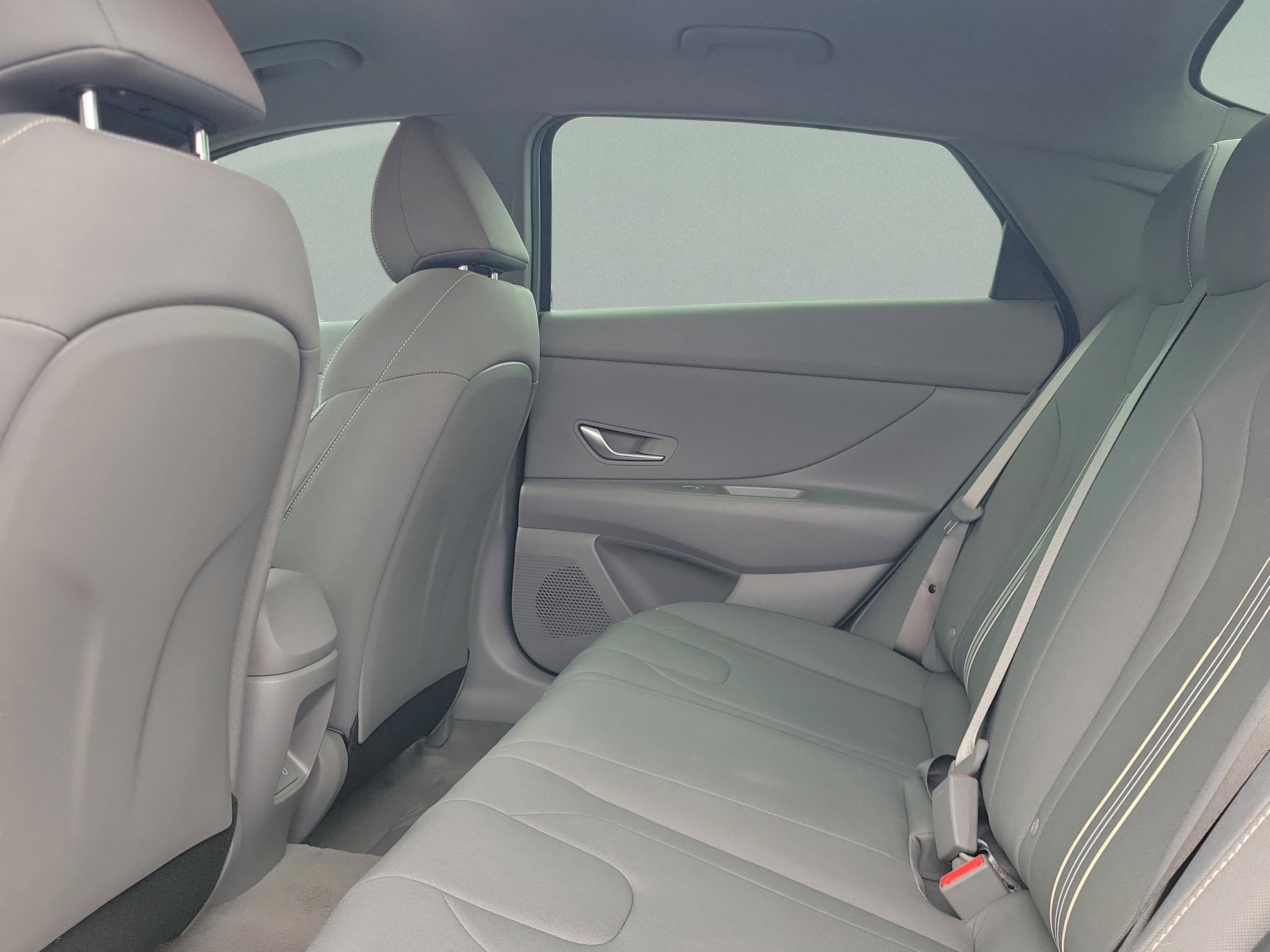 Certified 2025 Hyundai Elantra Sport image 10