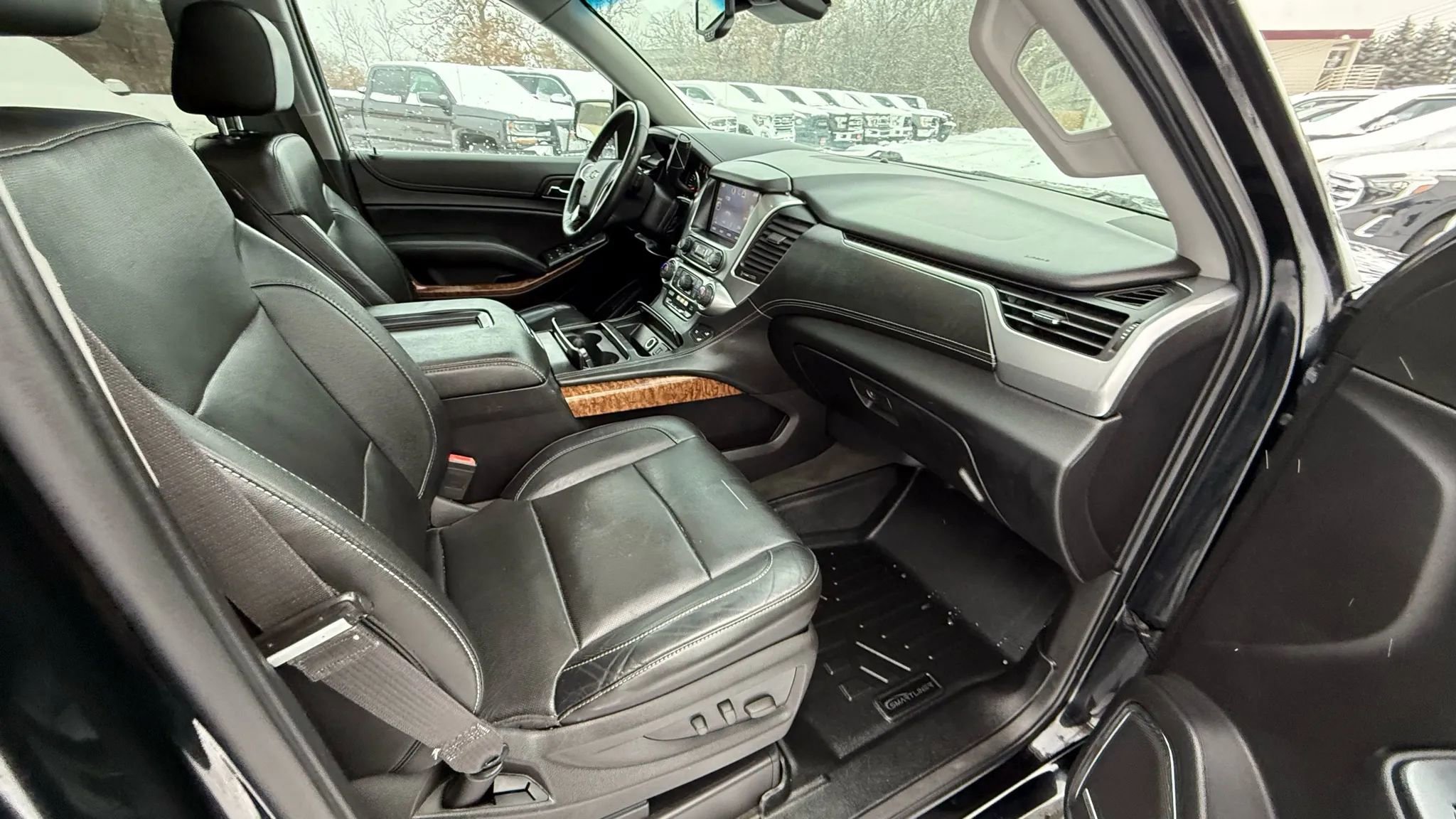 Used 2015 Chevrolet Suburban LTZ image 34