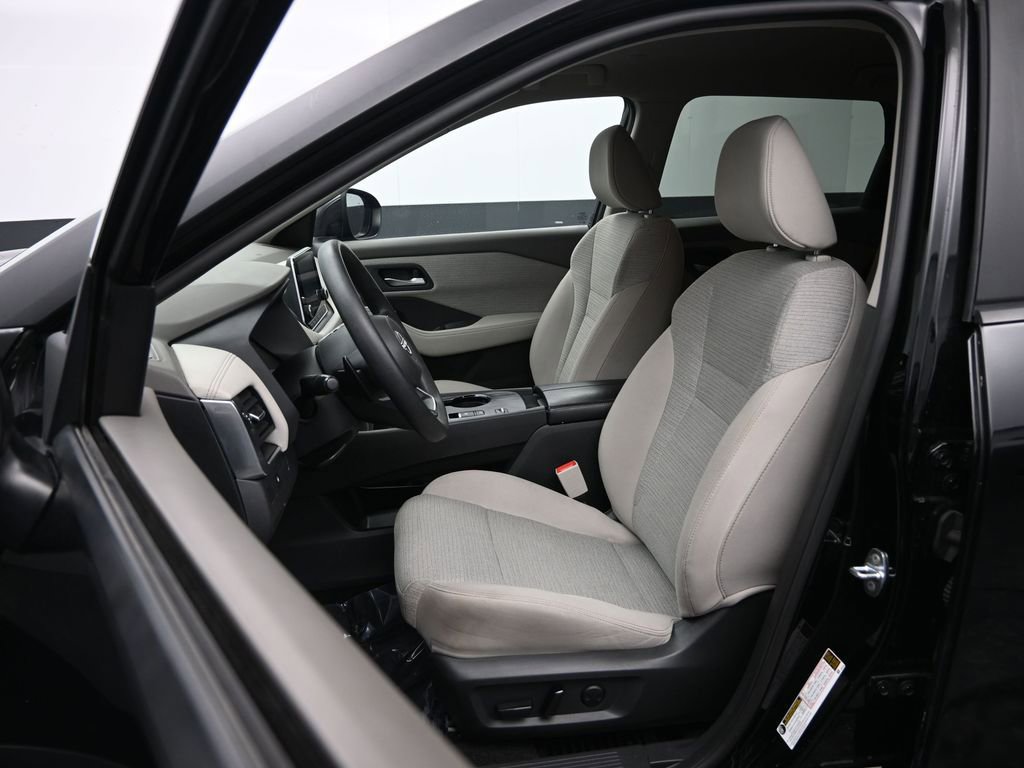 Used 2023 Nissan Rogue SV image 24