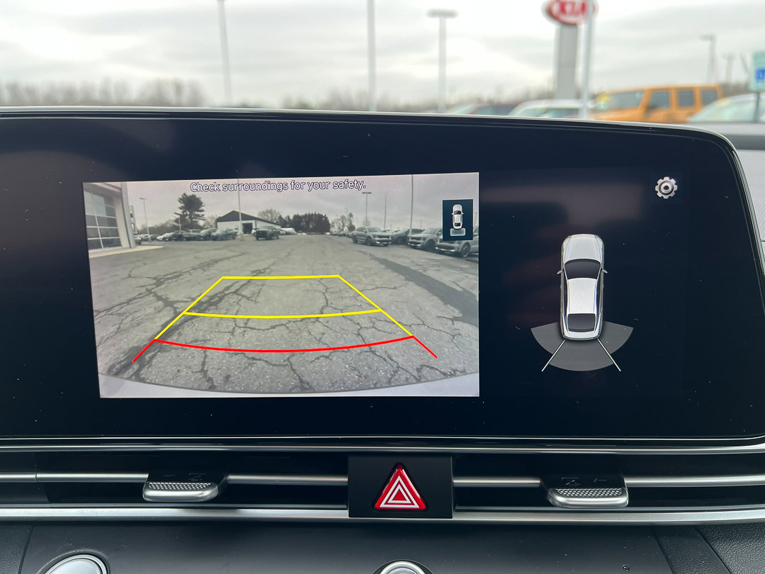 Used 2021 Hyundai Elantra Limited image 19