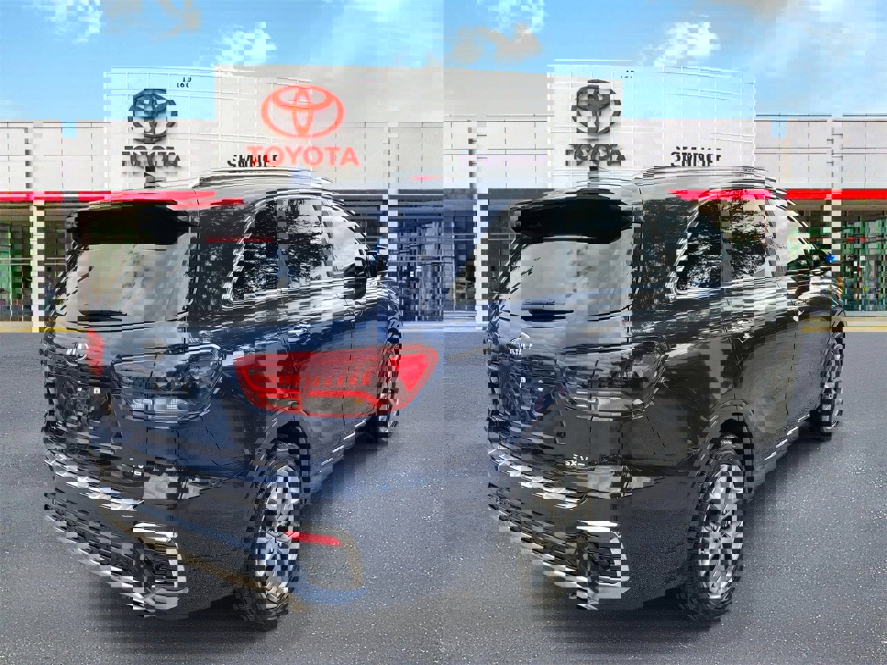 Used 2019 Kia Sorento SX image 3