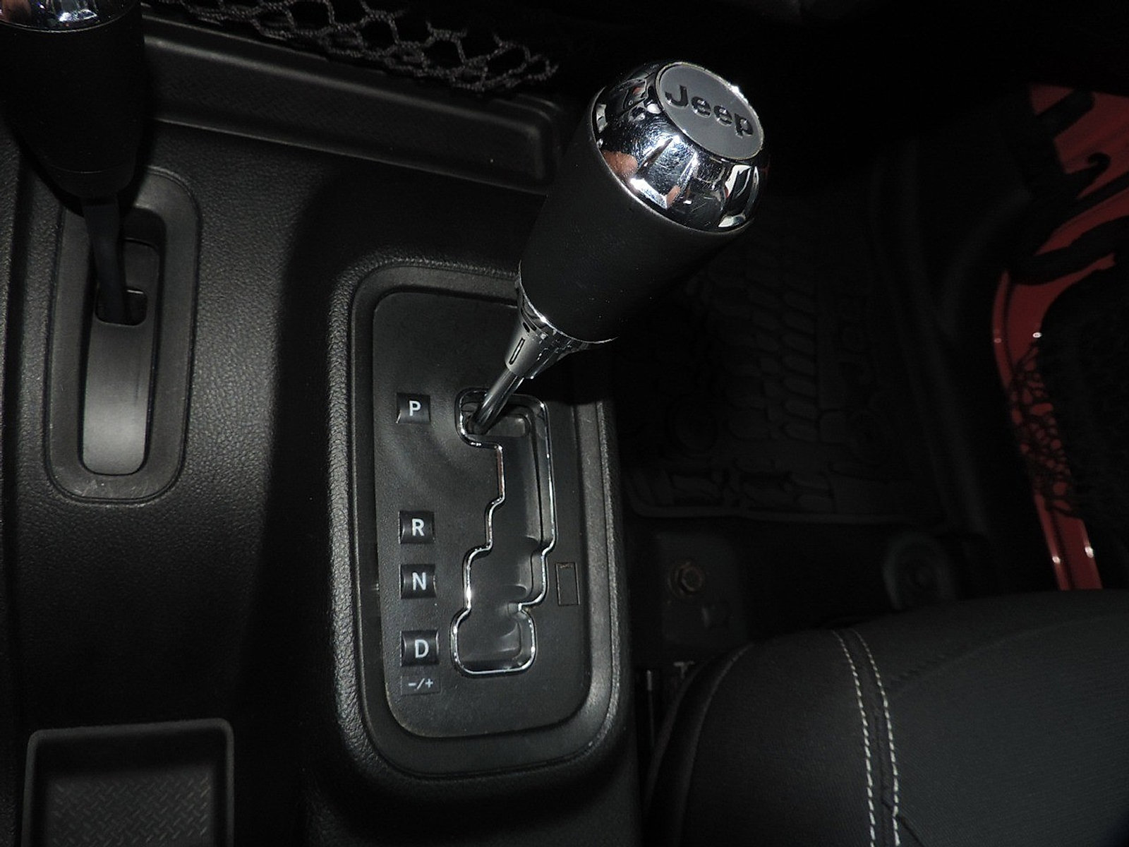 Used 2016 Jeep Wrangler Unlimited Rubicon AWD/4WD image 24