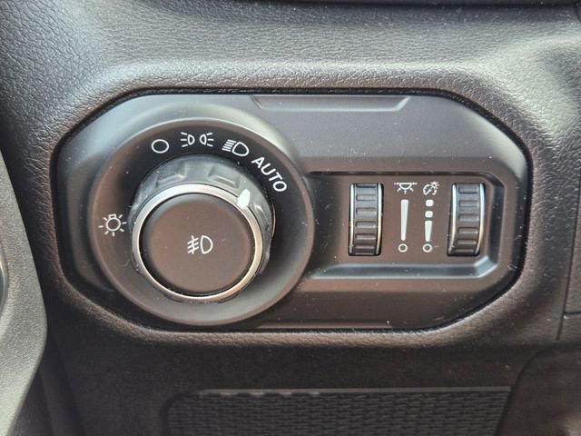 Used 2020 Jeep Wrangler Unlimited Sahara AWD/4WD image 22