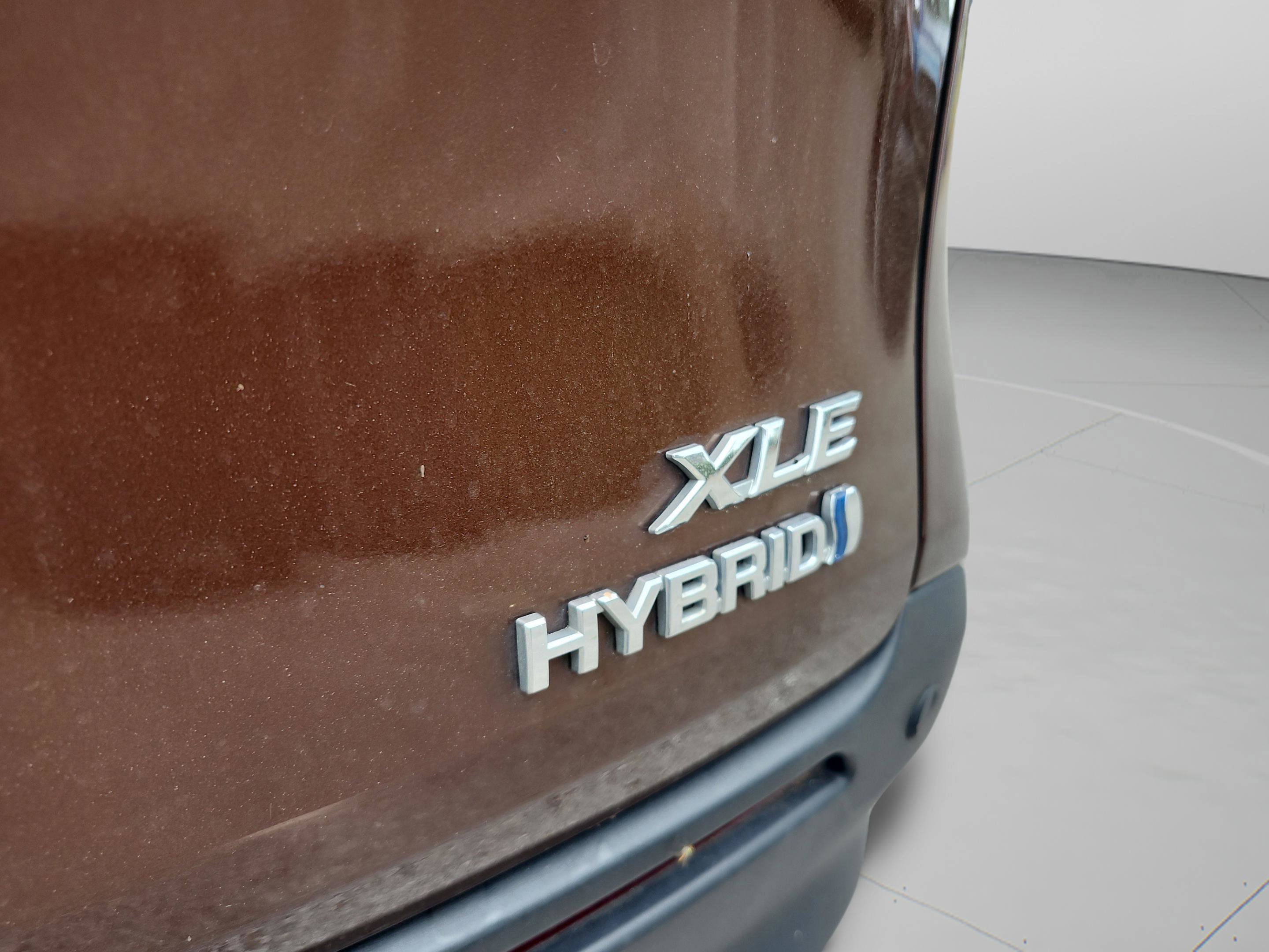 Used 2023 Toyota Sienna XLE image 23