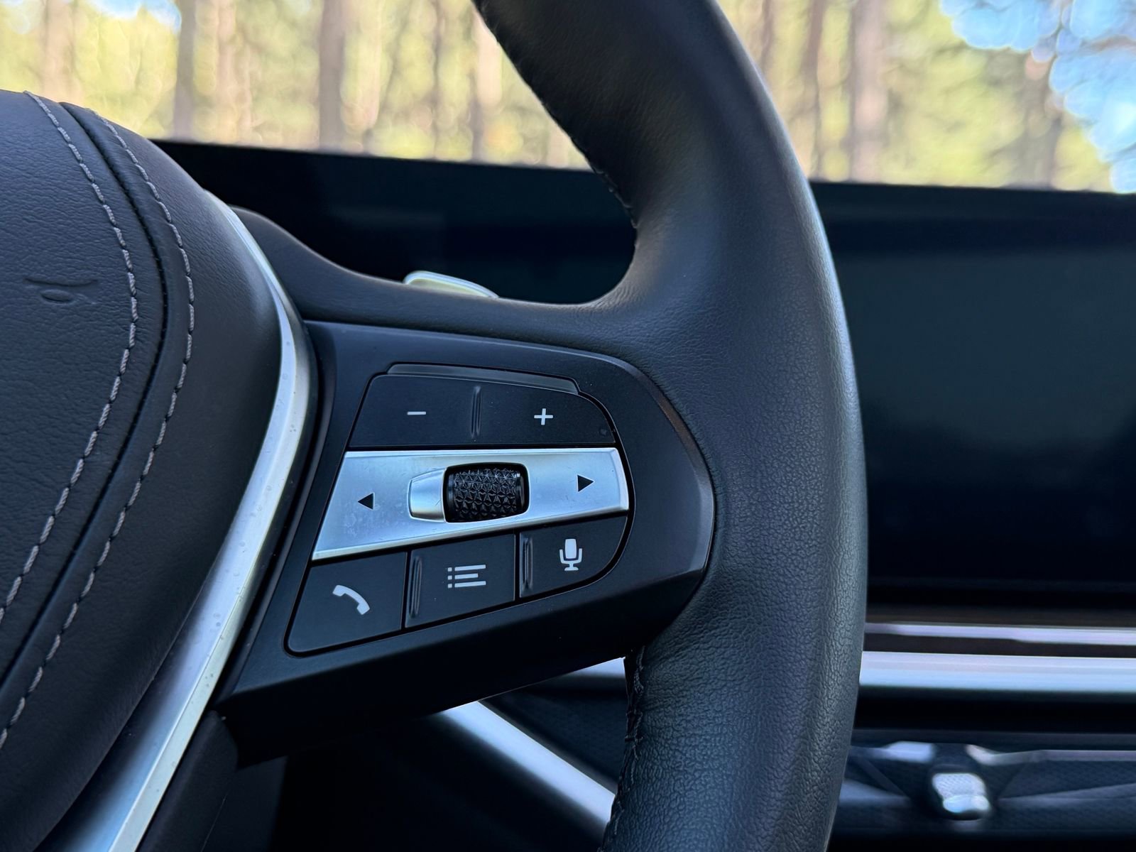 Certified 2024 BMW X5 xDrive50e w/ Premium Package image 26