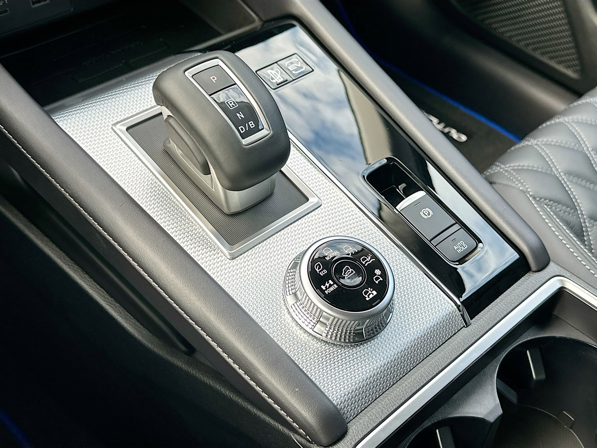 New 2025 Mitsubishi Outlander SEL image 12