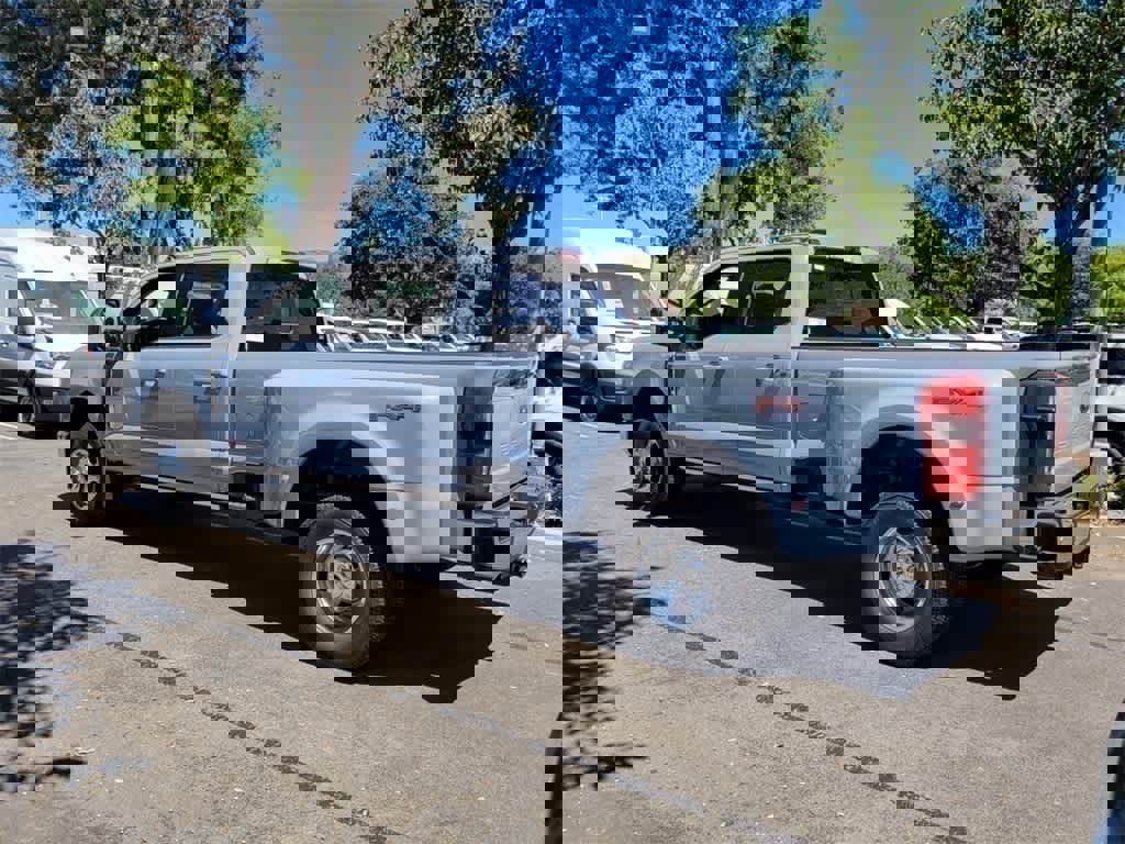 New 2025 Ford F350 Lariat image 3
