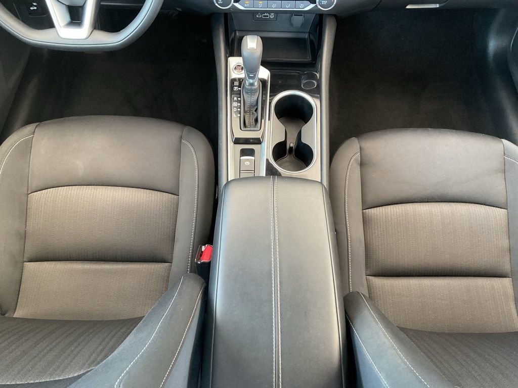 Used 2024 Nissan Altima 2.5 SV AWD/4WD image 16