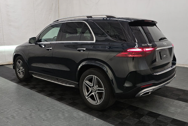 Used 2025 Mercedes-Benz GLE 350 4MATIC w/ AMG Line Exterior image 4